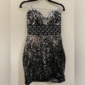Night Moves Strapless Sweetheart Neckline Full Sequin Cocktail‎ Dress - 8